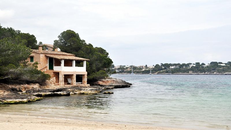 Country houses for Sale in Cala Mondrag�, SANTANYI, MAJORCA, Spain