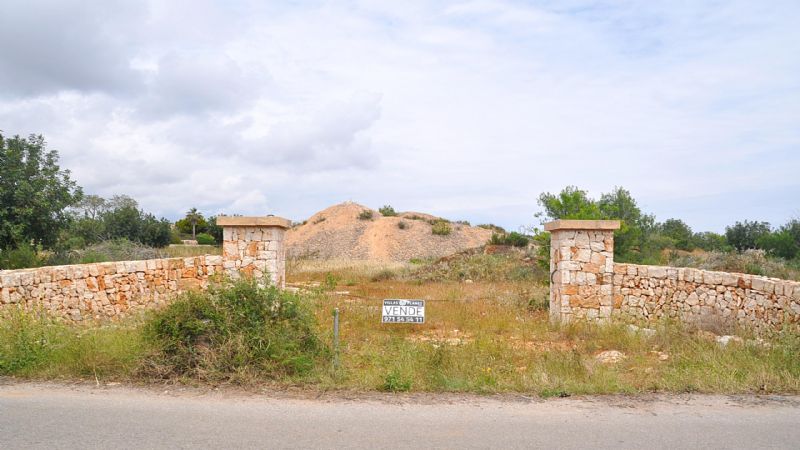 Country houses for Sale in Cala Mondrag�, SANTANYI, MAJORCA, Spain