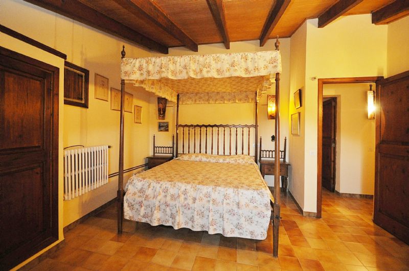 Country houses for Sale in MANCOR DE LA VALL, MAJORCA, Spain