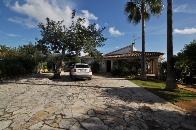 Country houses for Rent in ALCUDIA, MAJORCA, Spain