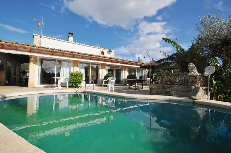 Country houses for Rent in ALCUDIA, MAJORCA, Spain