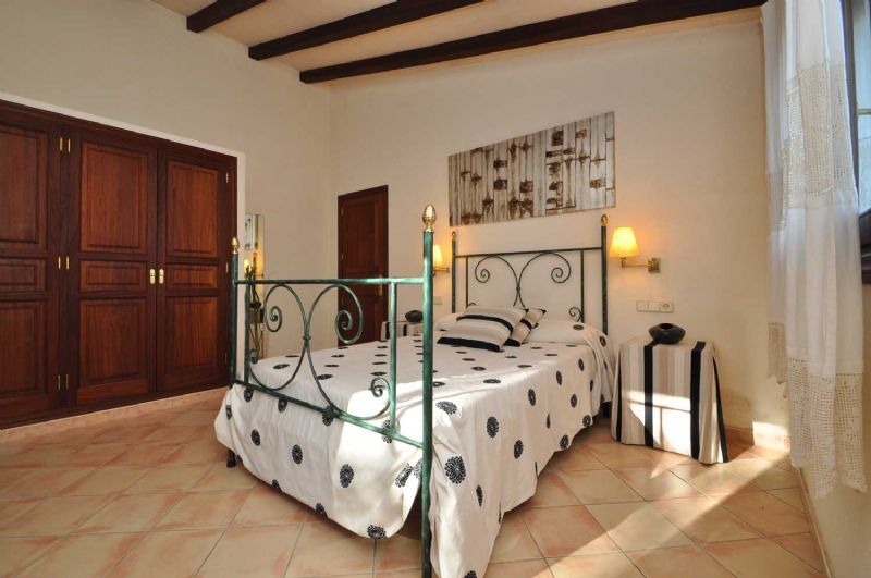 Country houses for Rent in PETRA, MAJORCA, Spain