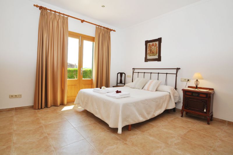 Country houses for Rent in SA POBLA, MAJORCA, Spain