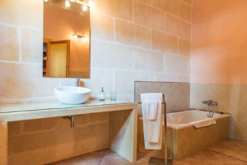 Country houses for Rent in SANTA MARGALIDA, MAJORCA, Spain