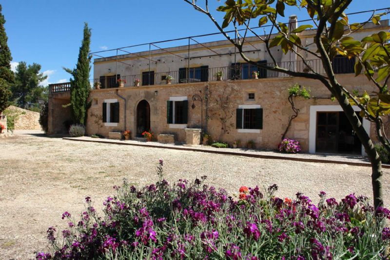 Country houses for Rent in ALGAIDA, MAJORCA, Spain