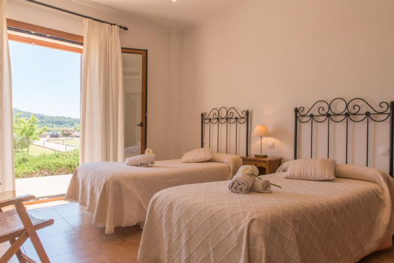 Country houses for Rent in ALCUDIA, MAJORCA, Spain
