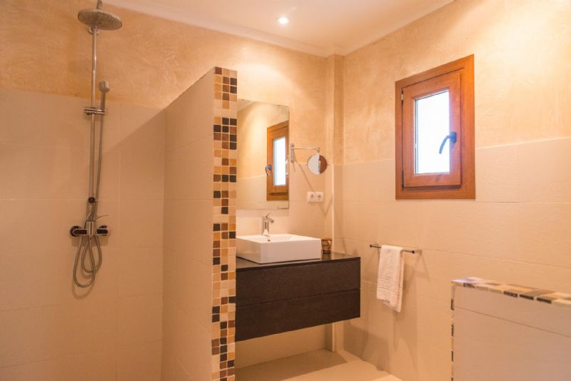 Country houses for Rent in ALCUDIA, MAJORCA, Spain