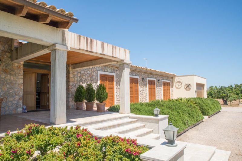 Country houses for Rent in ALCUDIA, MAJORCA, Spain