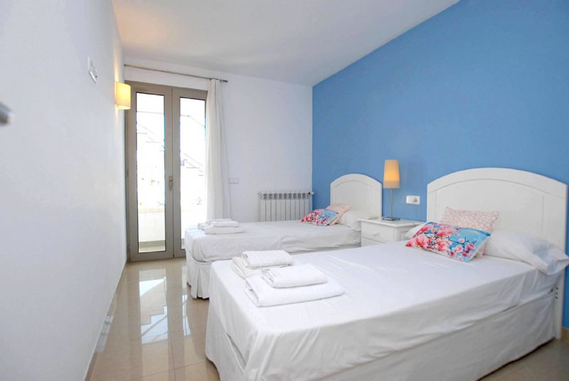 Villas for Rent in Cala Mandia, MANACOR, MAJORCA, Spain