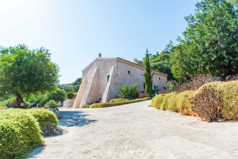 Country houses for Rent in ALCUDIA, MAJORCA, Spain