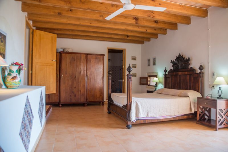 Country houses for Rent in ALCUDIA, MAJORCA, Spain