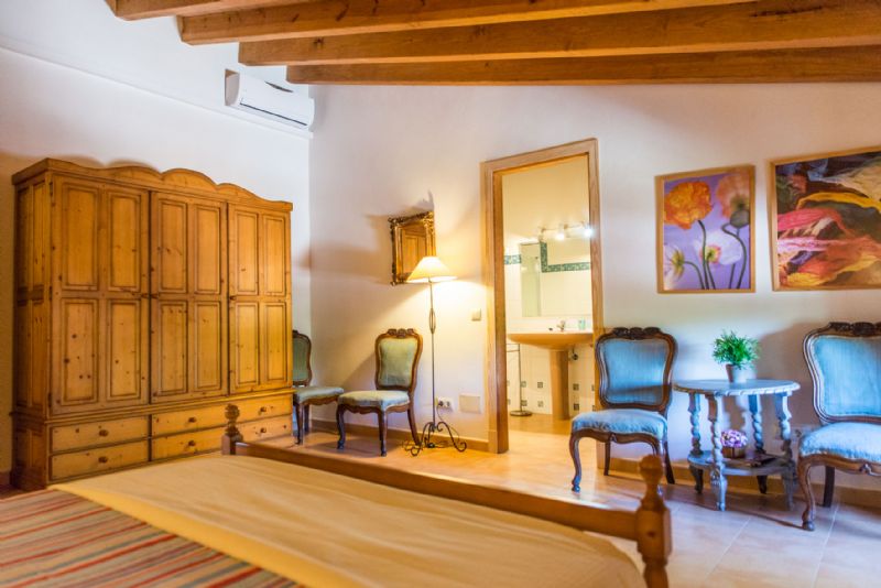 Country houses for Rent in ALCUDIA, MAJORCA, Spain