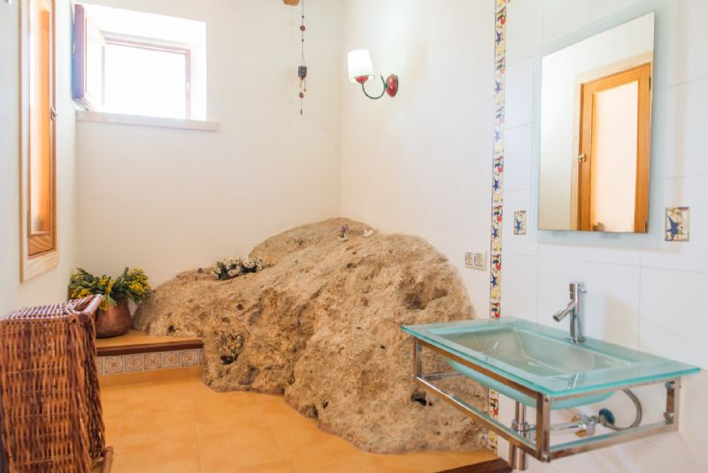 Country houses for Rent in ALCUDIA, MAJORCA, Spain