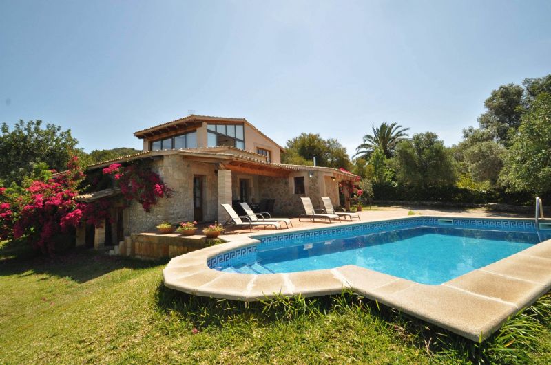 Country houses for Rent in ALCUDIA, MAJORCA, Spain