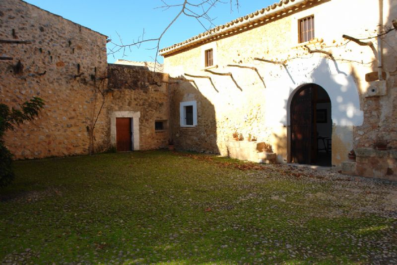 Country houses for Rent in BUGER, MAJORCA, Spain