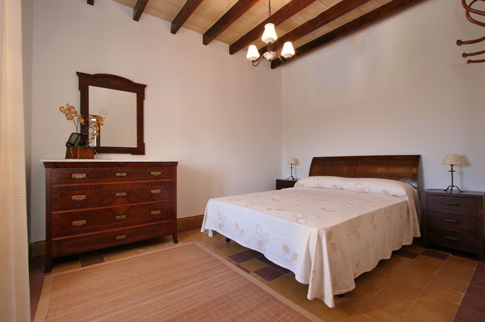 Townhouses for Rent in BUGER, MAJORCA, Spain