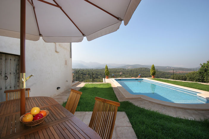 Townhouses for Rent in BUGER, MAJORCA, Spain