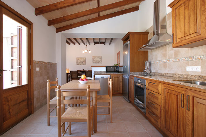 Townhouses for Rent in BUGER, MAJORCA, Spain