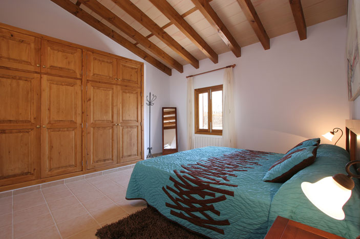 Townhouses for Rent in BUGER, MAJORCA, Spain