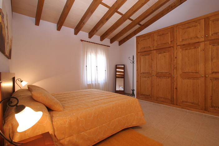 Townhouses for Rent in BUGER, MAJORCA, Spain