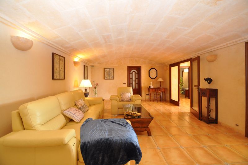 Country houses for Rent in ALCUDIA, MAJORCA, Spain