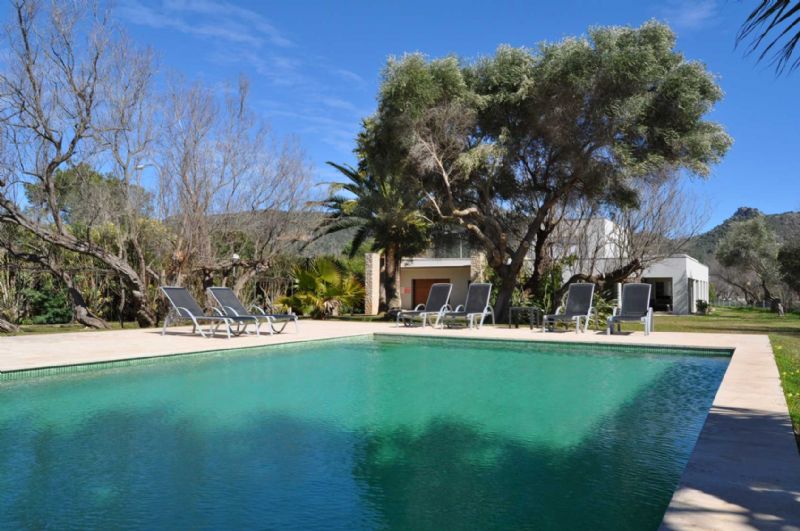 Villas for Rent in Costa de los Pinos, SON SERVERA, MAJORCA, Spain