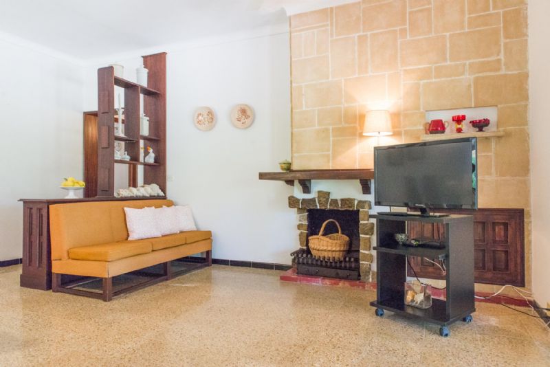 Country houses for Rent in ALCUDIA, MAJORCA, Spain