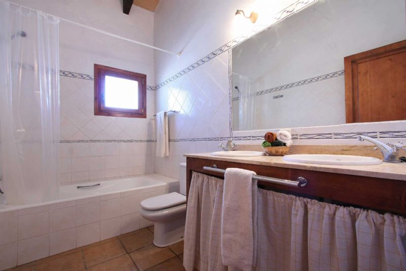 Country houses for Rent in SINEU, MAJORCA, Spain