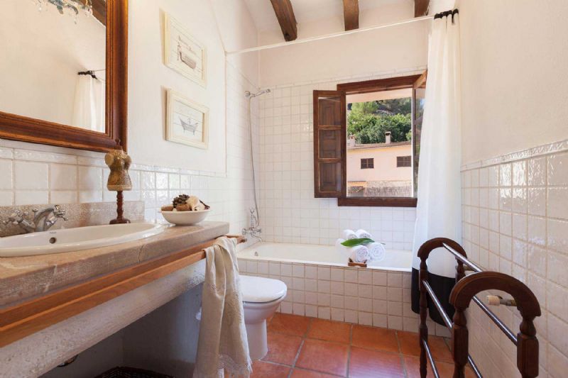 Villas for Rent in MANCOR DE LA VALL, MAJORCA, Spain