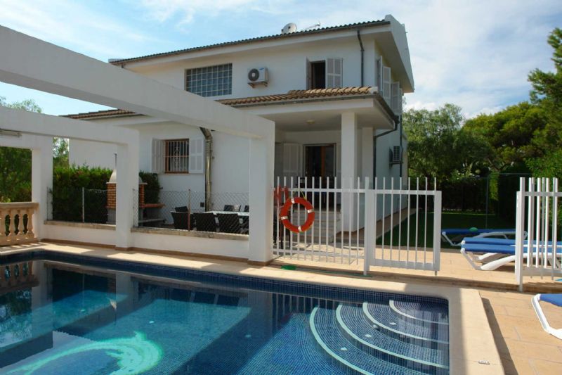 Villas for Rent in Playas de Muro, MURO, MAJORCA, Spain