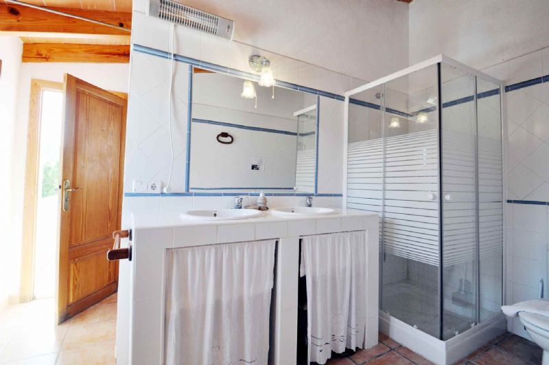 Country houses for Rent in ALCUDIA, MAJORCA, Spain