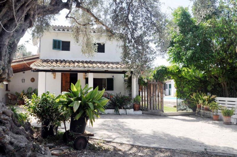 Country houses for Rent in ALCUDIA, MAJORCA, Spain