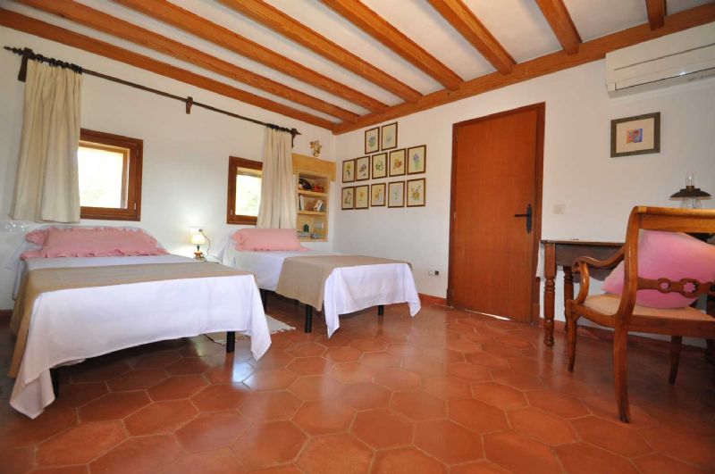 Country houses for Rent in ALCUDIA, MAJORCA, Spain