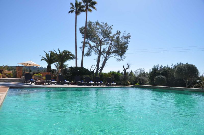 Country houses for Rent in ALCUDIA, MAJORCA, Spain