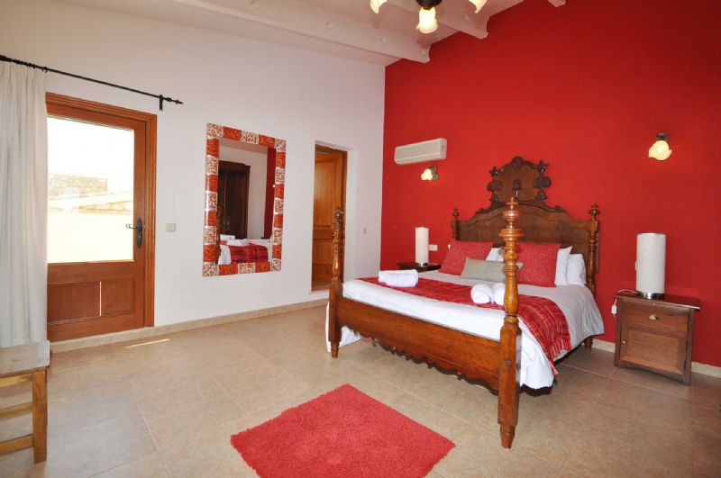 Country houses for Rent in SENCELLES, MAJORCA, Spain