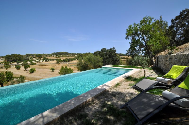 Country houses for Rent in LLORET DE VISTALEGRE, MAJORCA, Spain