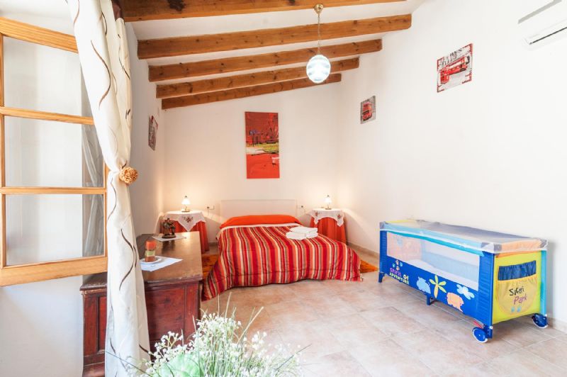 Townhouses for Rent in ALCUDIA, MAJORCA, Spain