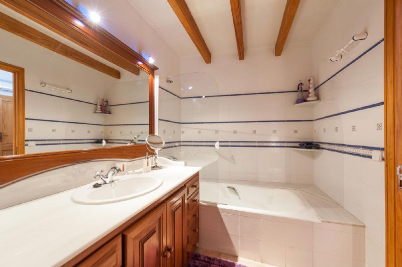 Townhouses for Rent in ALCUDIA, MAJORCA, Spain