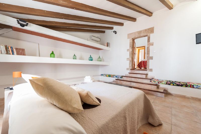 Townhouses for Rent in ALCUDIA, MAJORCA, Spain