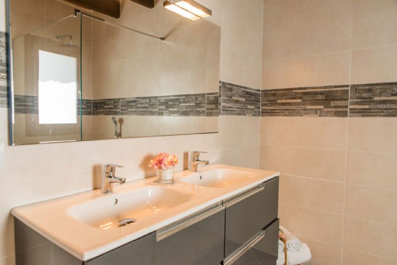 Country houses for Rent in SINEU, MAJORCA, Spain