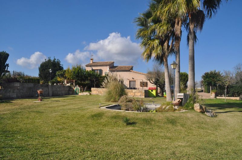 Country houses for Rent in MARIA DE LA SALUT, MAJORCA, Spain
