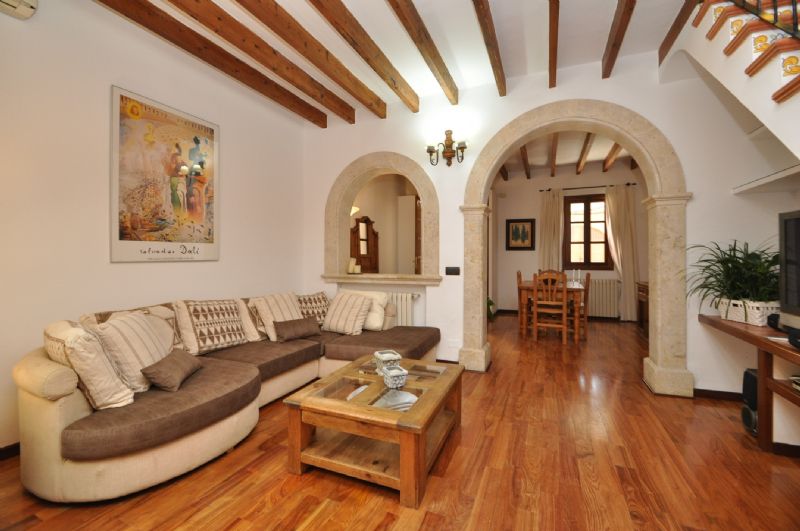 Townhouses for Rent in ALCUDIA, MAJORCA, Spain