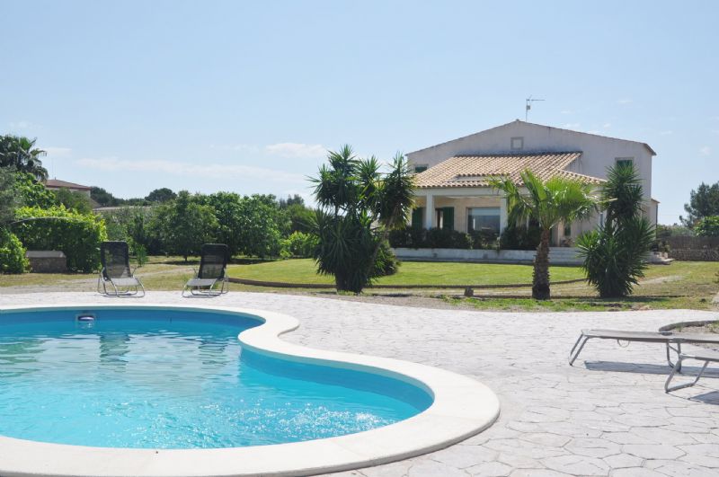 Country houses for Rent in ALCUDIA, MAJORCA, Spain