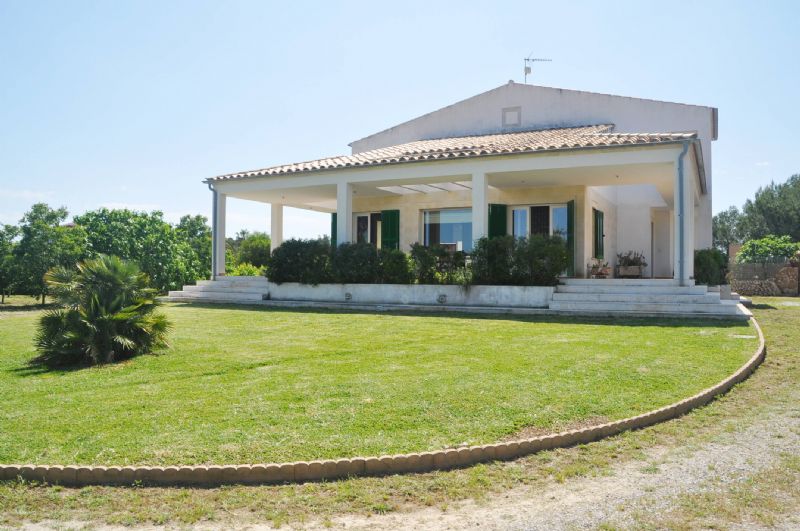 Country houses for Rent in ALCUDIA, MAJORCA, Spain