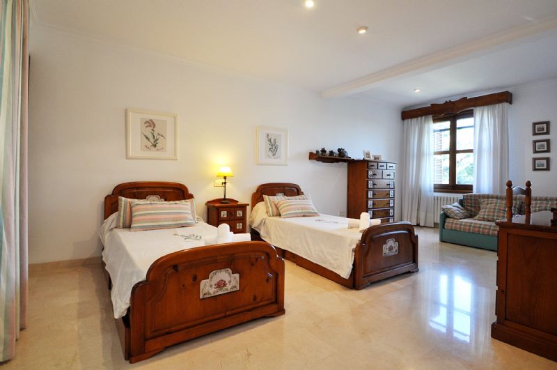 Villas for Rent in INCA, MAJORCA, Spain