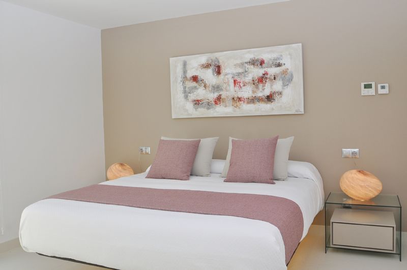 Townhouses for Rent in BUGER, MAJORCA, Spain